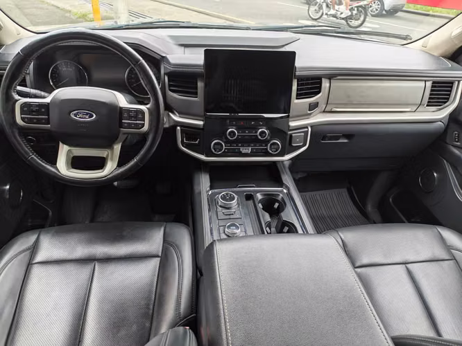 Ford Expedition XLT 2024 - Imagen 6