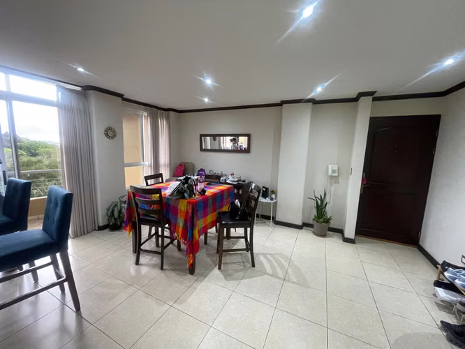 Apartamento con una vista excepcional al valle central  - Imagen 5