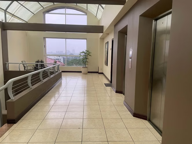 Apartamento con una vista excepcional al valle central  - Imagen 19