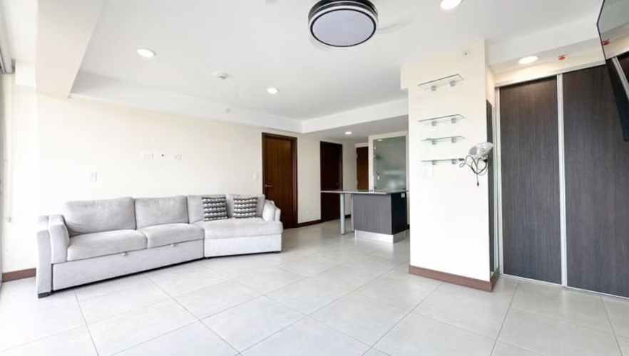 Apartamento en Los Yoses con Vistas y excelente ubicacion - Imagen 8