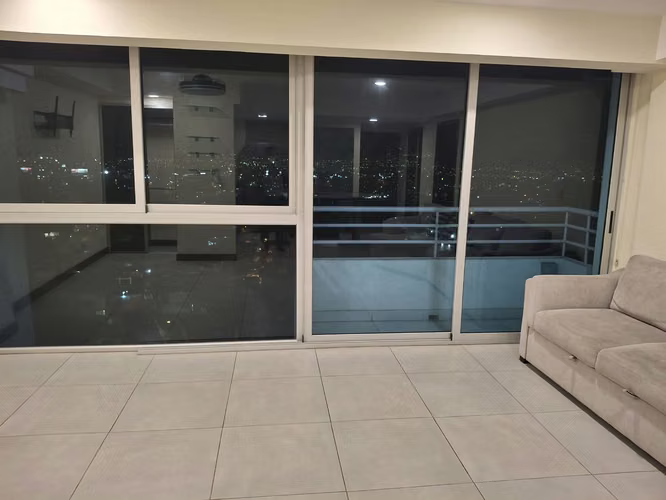 Apartamento en Los Yoses con Vistas y excelente ubicacion - Imagen 18