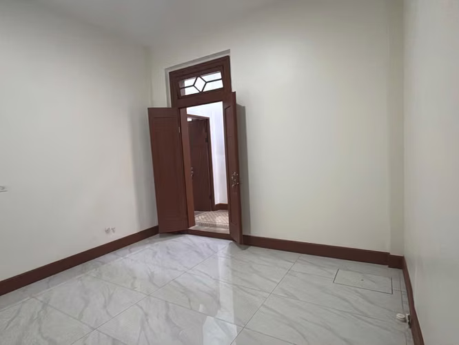 LOCALES EN ALQUILER EN PLAZA BOLANDI | SAN JOSÉ CENTRO - Imagen 3