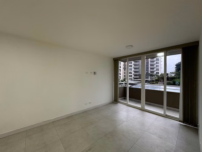 Apartamento 3 Habitaciones con Línea Blanca en Condo Monte Alto Granadilla - Imagen 2