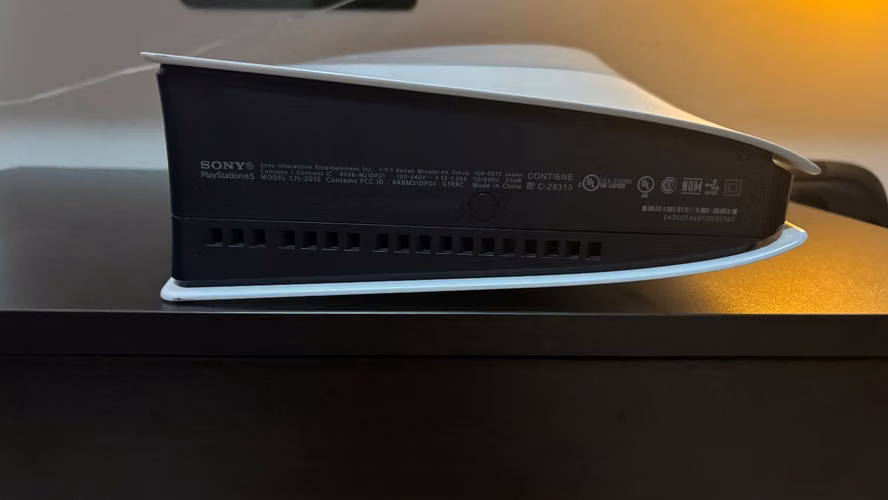 PS5 Slim Digital + control DualSense + base horizontal - Imagen 6