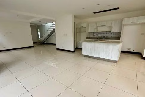 Oportunidad de Bienes Adjudicados Bancarios en Condominio Oro Real, Santa Ana. - Imagen 6