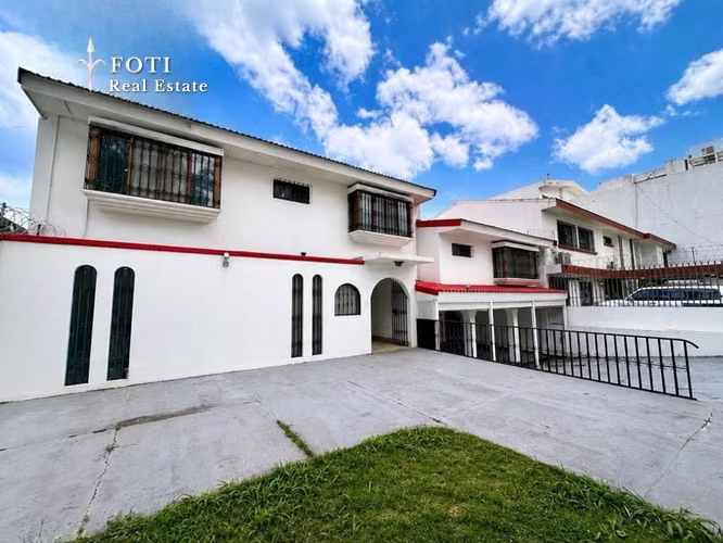 Rohrmoser | 615 m² | Uso comercial | 15 parqueos