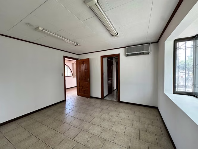 Rohrmoser | 615 m² | Uso comercial | 15 parqueos - Imagen 5