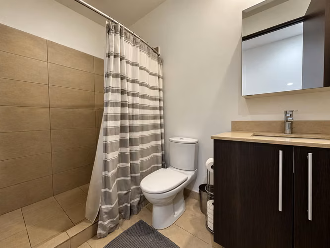 Distrito 4 Escazú | 140 m² | Jardín privado | Vista al bosque