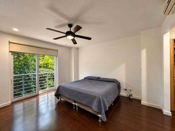 Distrito 4 Escazú | 140 m² | Jardín privado | Vista al bosque