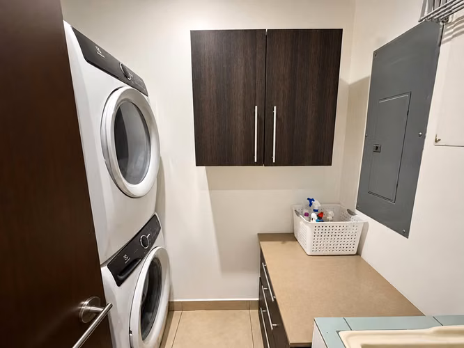 Distrito 4 Escazú | 140 m² | Jardín privado | Vista al bosque