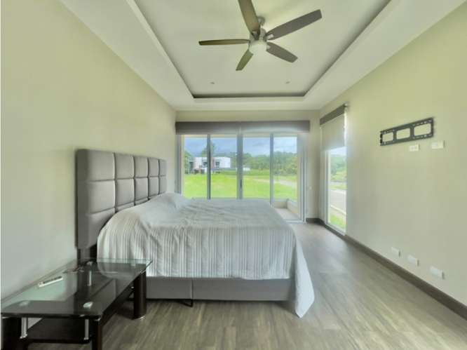 Moderna casa en la Guácima - Imagen 8
