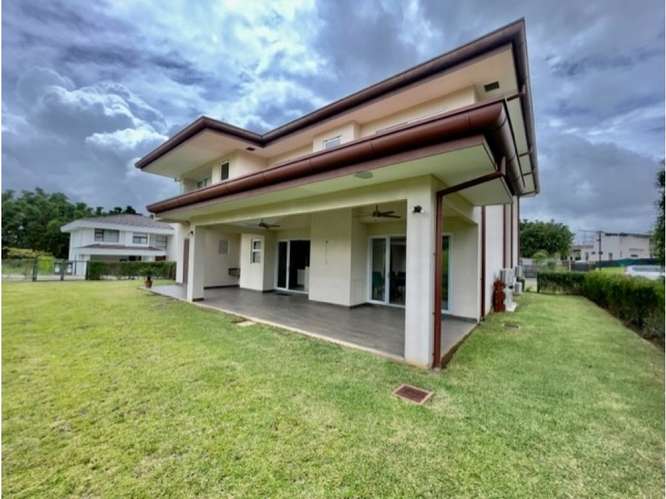 Moderna casa en la Guácima - Imagen 1