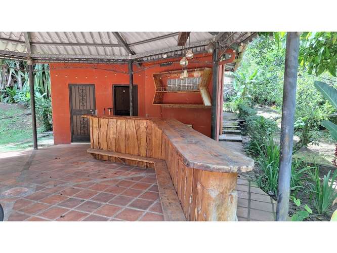 Casa Con Piscina Y Amplio Terreno En Orotina, Alajuela - Imagen 6