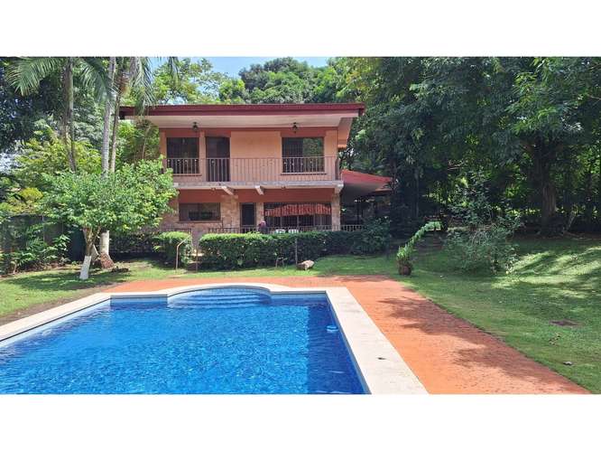 Casa Con Piscina Y Amplio Terreno En Orotina, Alajuela - Imagen 1