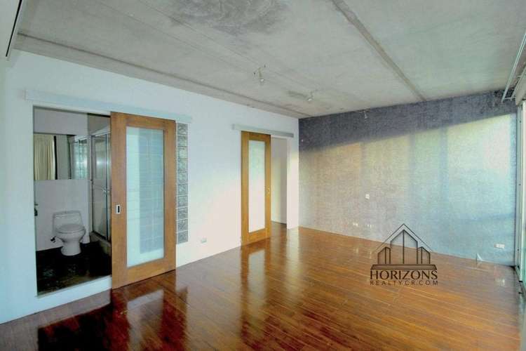 Se Vende Apartamento de 3 Niveles con Rooftop Privado en Guachipelín Escazú 1 Habitación mas Estudio NJA903JB - Imagen 8