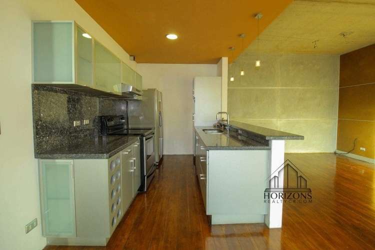Se Vende Apartamento de 3 Niveles con Rooftop Privado en Guachipelín Escazú 1 Habitación mas Estudio NJA903JB - Imagen 4