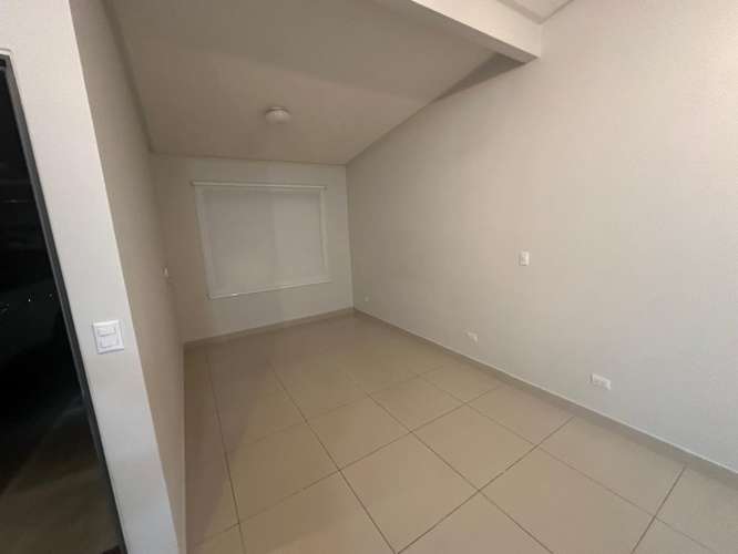 Alquiler de casa de una planta en Condominio Robles de Lindora, pozos Santa Ana - Imagen 6