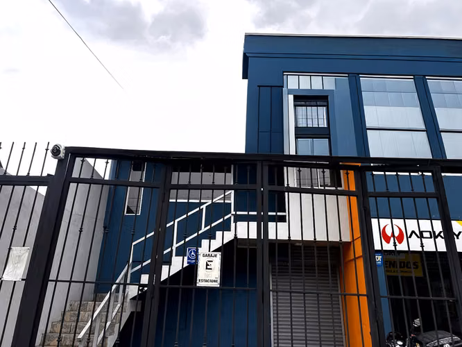Rental premises for offices or commerce.
