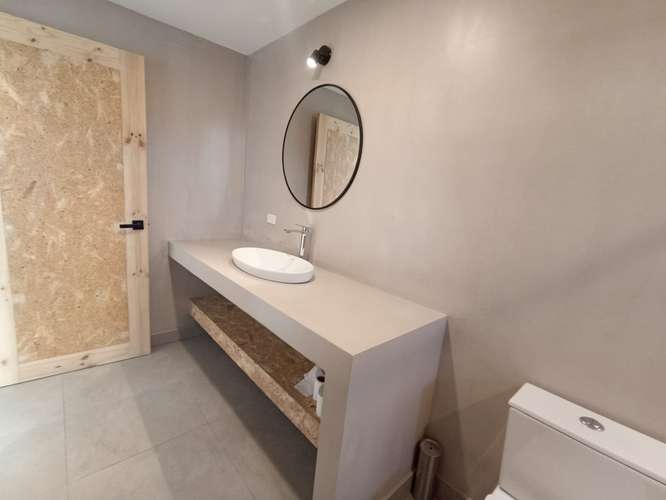 Studio de un dormitorio, semiamueblado en Barrio Amon, iluminacion natural, sin parqueo.   - Imagen 4