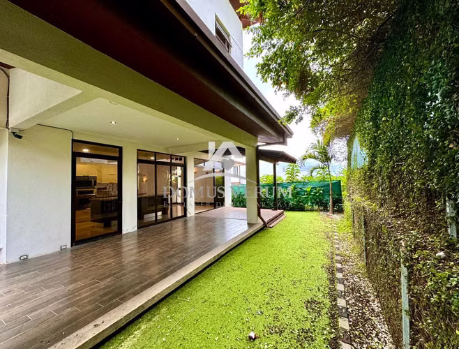 Condominio Francosta Venta de Casa Estilo Contemporaneo - Imagen 3