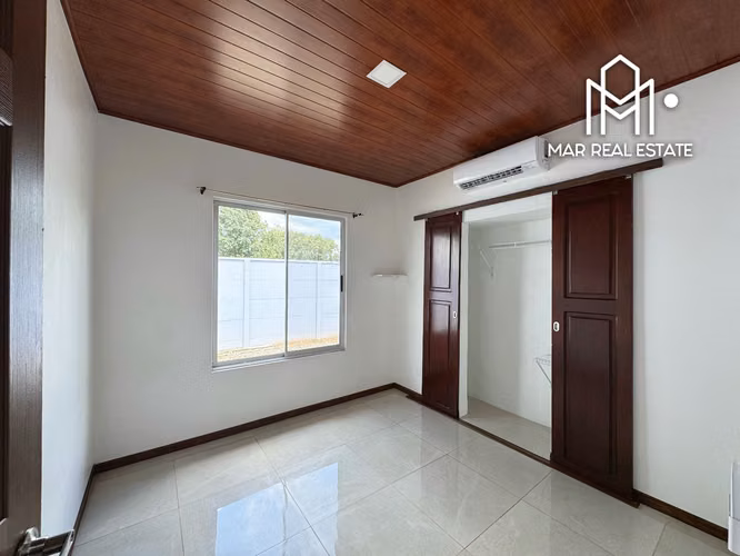 Casa En Alquiler Independiente En Guácima Centro | Amplia Área Verde Y Cochera Techada - Imagen 7