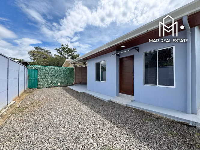 Casa En Alquiler Independiente En Guácima Centro | Amplia Área Verde Y Cochera Techada - Imagen 2
