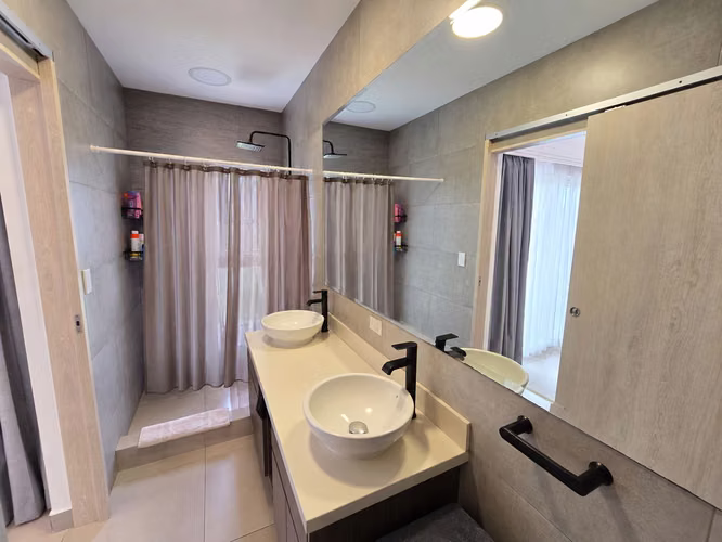 Casa en venta dentro de condominio Francosta, Ulloa Heredia