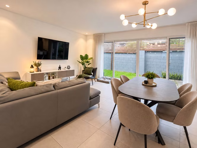 Casa en venta dentro de condominio Francosta, Ulloa Heredia