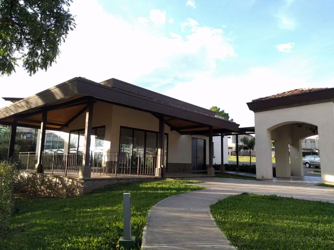 Moderna casa en condominio consepto abierto Area social amplia - Imagen 14