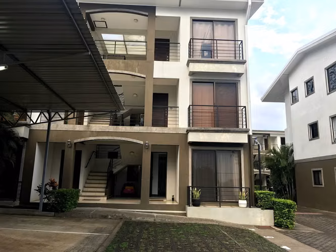 Esquisito Condominio amueblado full moderno - Imagen 9