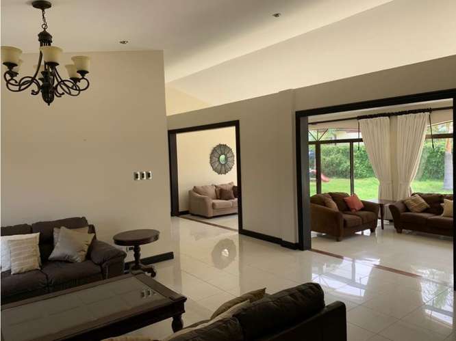 SANTA ANA | Casa de Lujo 1 Nivel con Piscina Privada | Alquiler $4,050 - Imagen 9