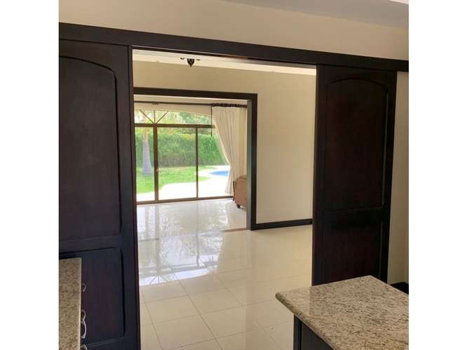 SANTA ANA | Casa de Lujo 1 Nivel con Piscina Privada | Alquiler $4,050 - Imagen 18