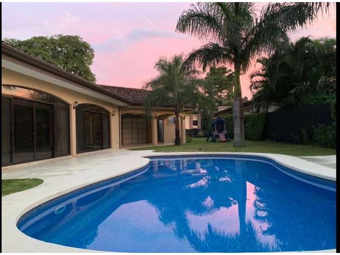 SANTA ANA | Casa de Lujo 1 Nivel con Piscina Privada | Alquiler $4,050 - Imagen 4