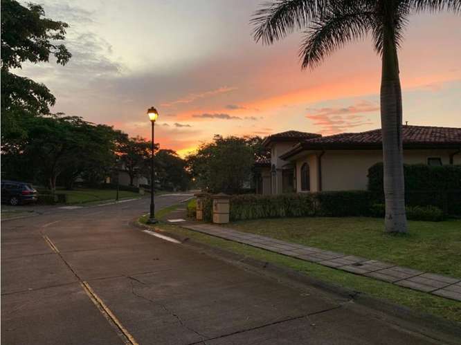 SANTA ANA | Casa de Lujo 1 Nivel con Piscina Privada | Alquiler $4,050 - Imagen 20