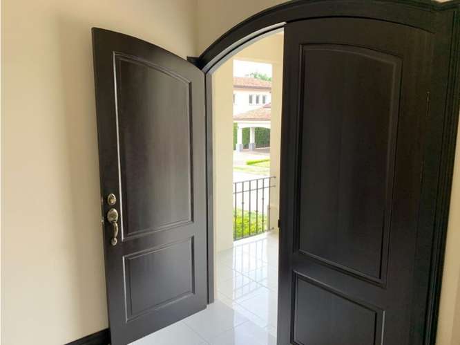 SANTA ANA | Casa de Lujo 1 Nivel con Piscina Privada | Alquiler $4,050 - Imagen 16