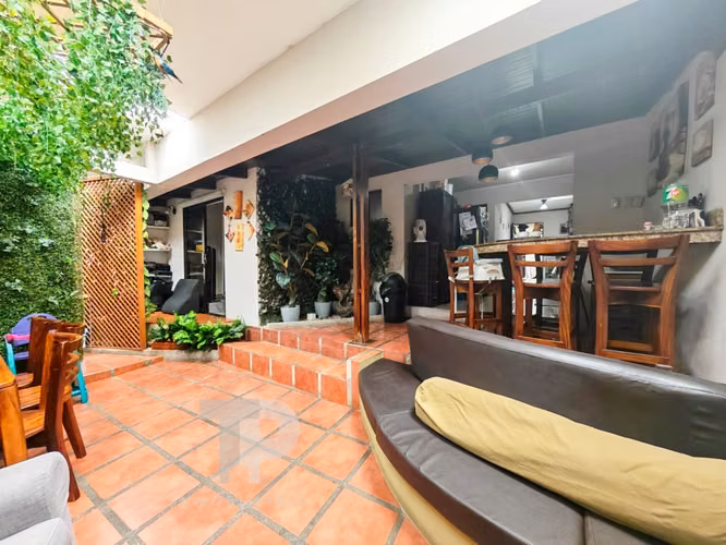 ¡SE VENDE PROPIEDAD CON USO DE SUELO MIXTO ALAJUELA CENTRO A METROS DEL HOSPITAL! ZSP16
