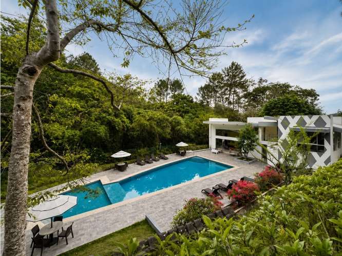 Apartamento en venta en Escazú para inversión - Imagen 1