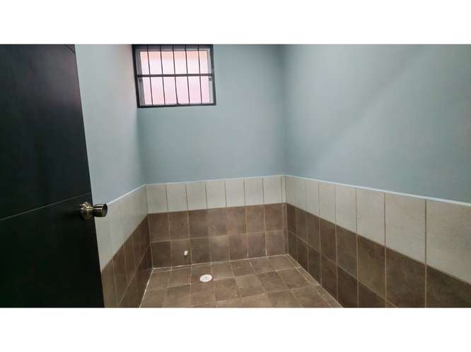 Local en Alquiler en Guadalupe de Goicoechea,Exp.Comercial,Piso 1.