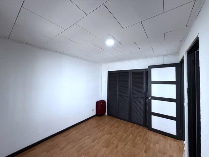 ALQUILER CASA DE UN NIVEL RENOVADA EN SABANILLA DE MONTES DE OCA CERCA DEL COLEGIO METODISTA  - Imagen 14