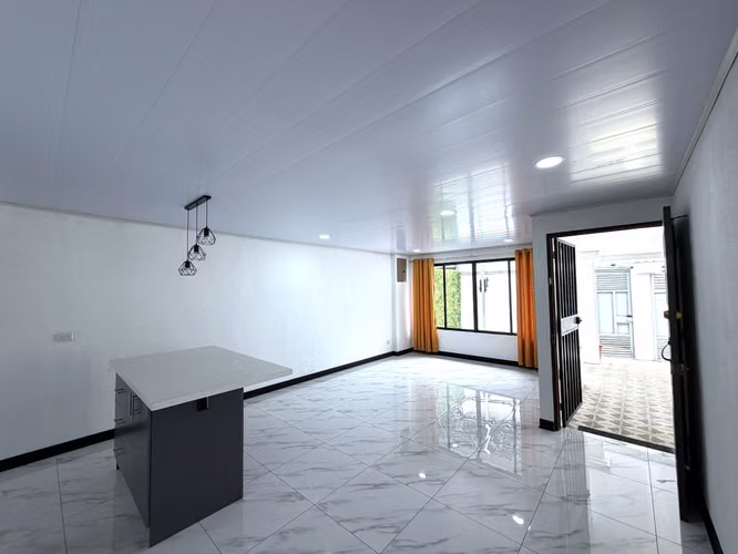 ALQUILER CASA DE UN NIVEL RENOVADA EN SABANILLA DE MONTES DE OCA CERCA DEL COLEGIO METODISTA  - Imagen 11