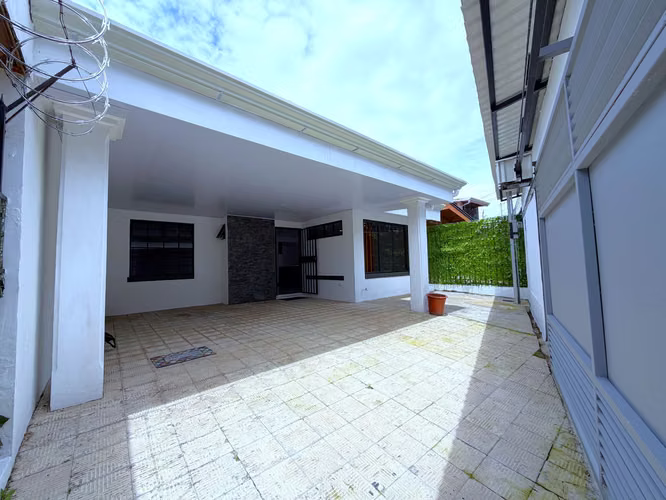 ALQUILER CASA DE UN NIVEL RENOVADA EN SABANILLA DE MONTES DE OCA CERCA DEL COLEGIO METODISTA  - Imagen 6