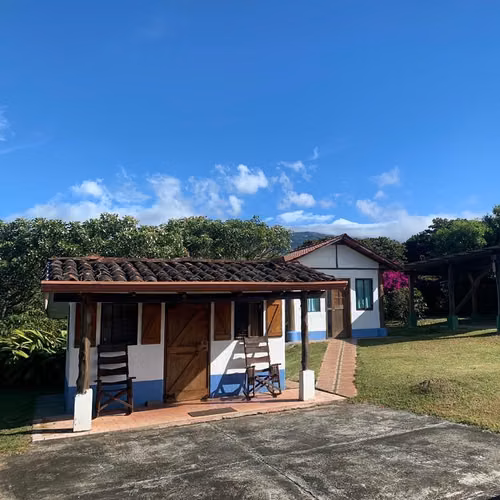 Casita de Campo 1 Hab, 1 Baño, y Cocina Seperada - Imagen 3