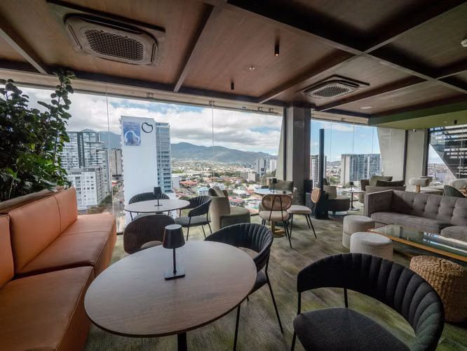 Hermoso Apartamento Amueblado de 2 Habitaciones en Alquiler en Nunciatura, San José – $1,800/mes (Sin Parqueo)