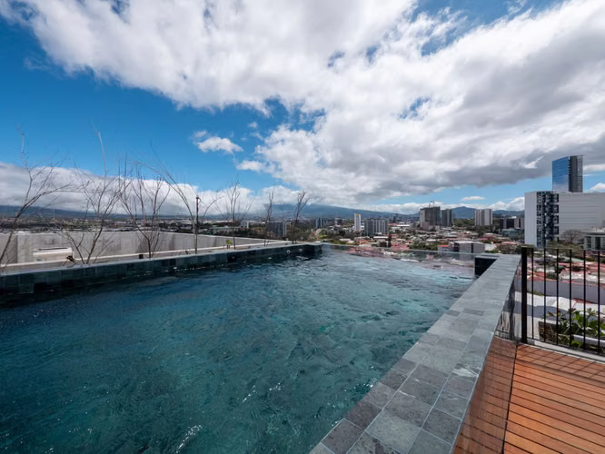 Hermoso Apartamento Amueblado de 2 Habitaciones en Alquiler en Nunciatura, San José – $1,800/mes (Sin Parqueo)