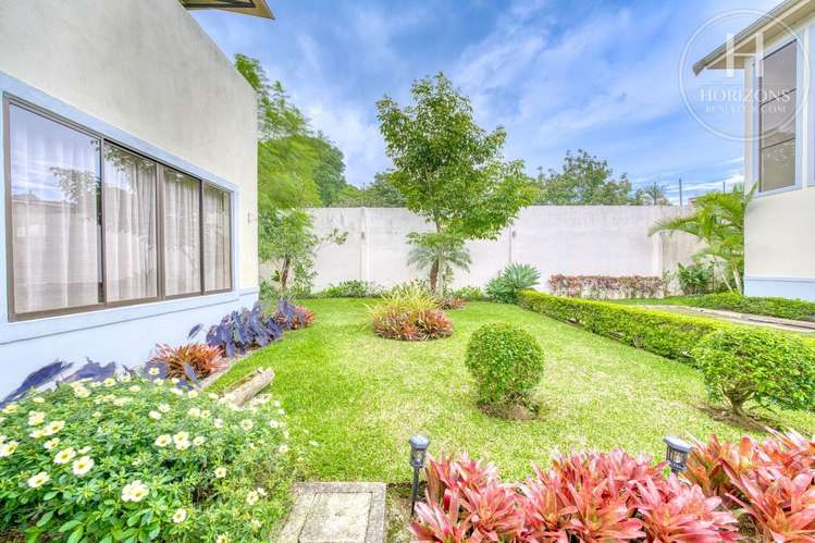 Se Vende Casa Con Jardín en Residencial Altamonte Curridabat 4 Habitaciones noj1270sb - Imagen 2