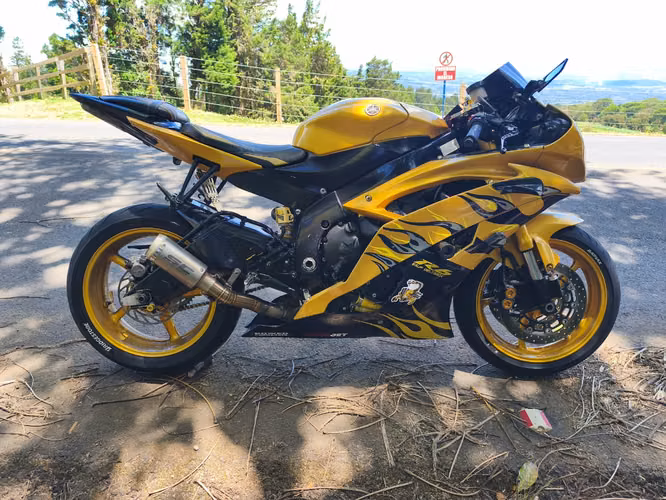 Yamaha R6 2008 (YZF-R6 600 cc) – 80.000 km, marchamo y DEKRA al día, nunca accidentada