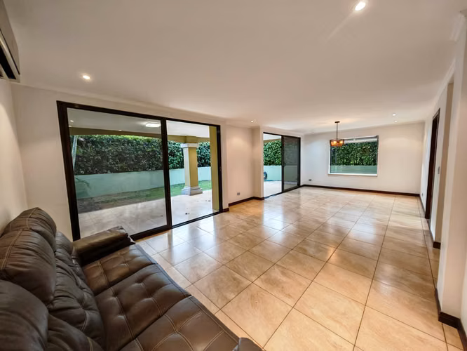 CASA ESQUINERA EN VENTA EN CONDOMINIO ALMERÍA, POZOS DE SANTA ANA  - Imagen 4