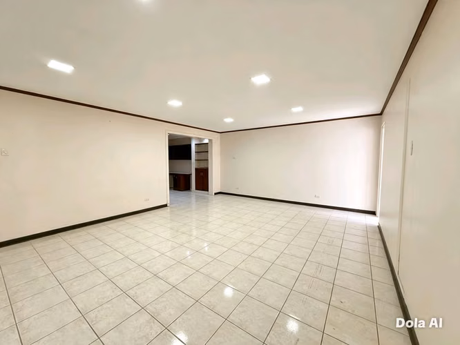 Alquiler de  Casa 6 habitaciones Barrio Dent - Imagen 1