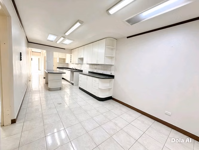 Alquiler de  Casa 6 habitaciones Barrio Dent - Imagen 5