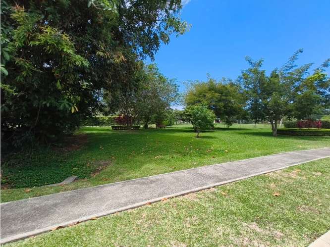 Villa de ensueño en Los Reyes con piscina privada - Imagen 16